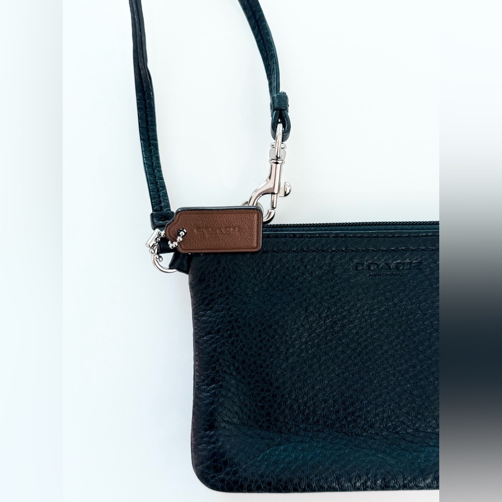 Coach Pebble Leather Wristlet Pouch Black Silver Hardware New - Picture 8 of 11